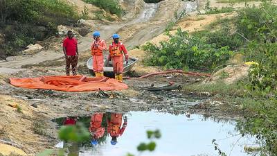 Oil spill from Shell pipeline contaminates farms and river in Nigeria