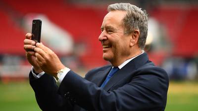 Jeff Stelling staying on Soccer Saturday after realising ‘not ready’ to leave
