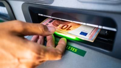 Cashless society would give banks way too much power 