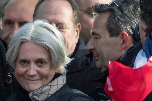 Penelope Fillon investigated over  being paid for minimal work