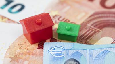 House prices to fall by 12 % over next 18 months, ESRI says