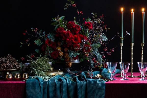 Nine eye-catching ways to set that Christmas table
