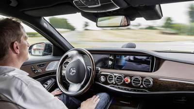 Video of Mercedes's self-driving car during 100km public road test